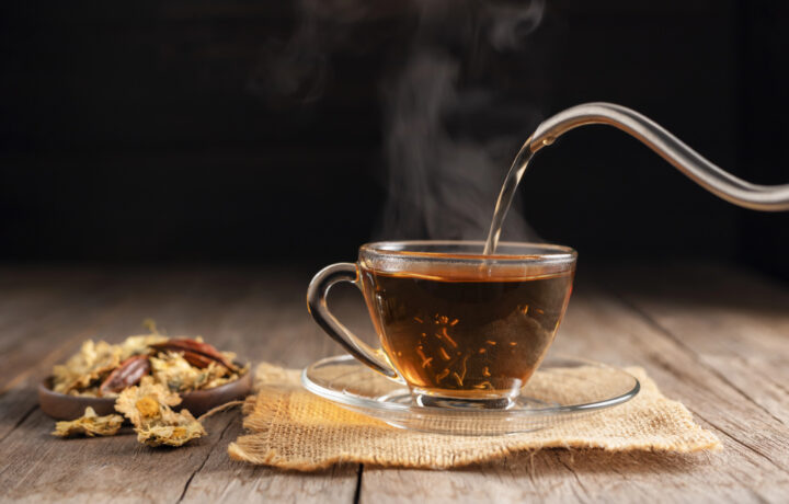 Fünf bekannte Teemarken im Überblick – Ronnefeldt, Twinings, Dilmah und weitere